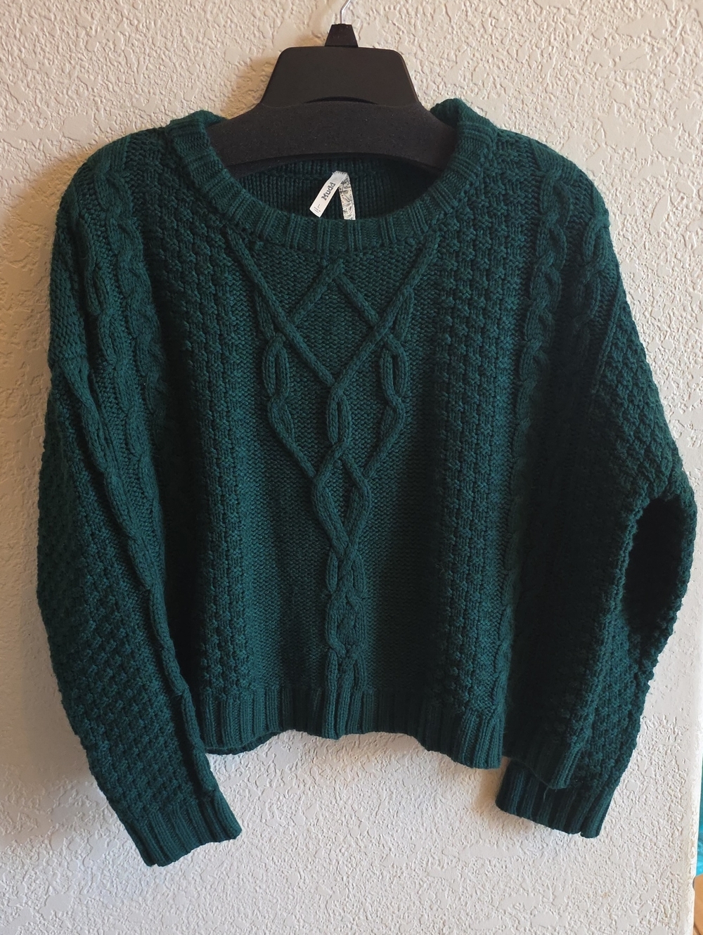 Mudd Green Cropped Cable Knit Crewneck Sweater